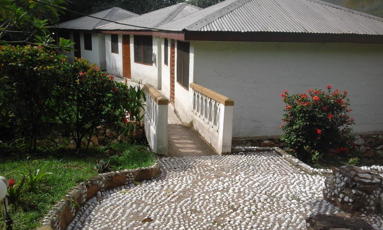 Aylos Bay Hotel Akosombo ภายนอก รูปภาพ