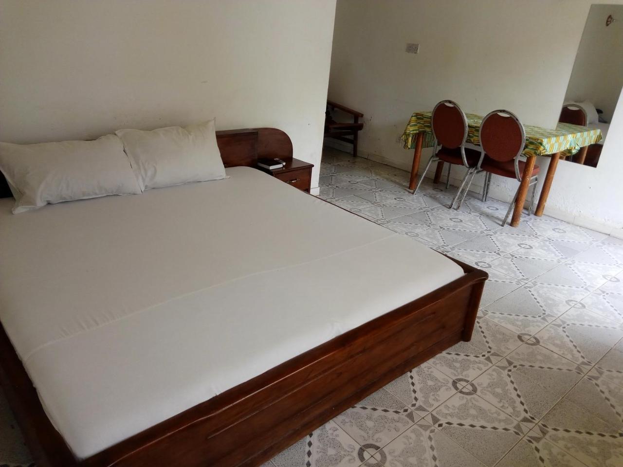 Aylos Bay Hotel Akosombo ภายนอก รูปภาพ