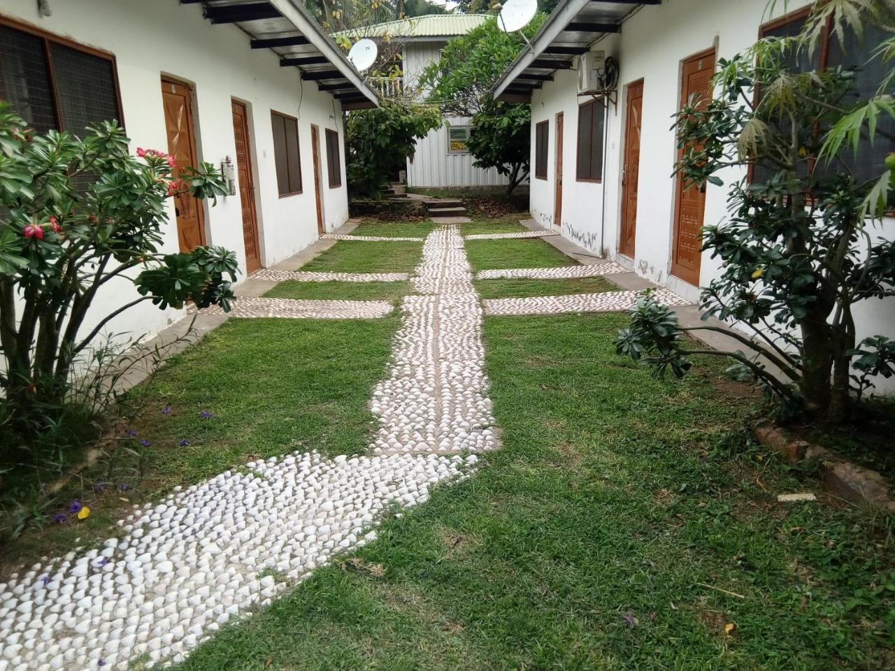 Aylos Bay Hotel Akosombo ภายนอก รูปภาพ